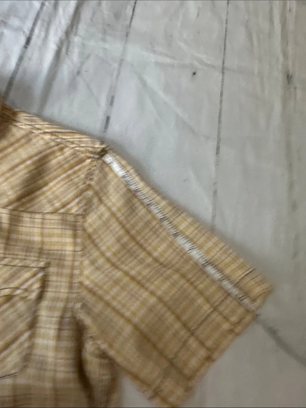 Vintage 90s Levi's Men's Yellow Plaid Short-Sleeve Button-Down Shirt large
